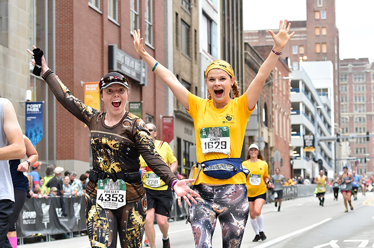 RunWalkSarah at the 2016 Pittsburgh Marathon